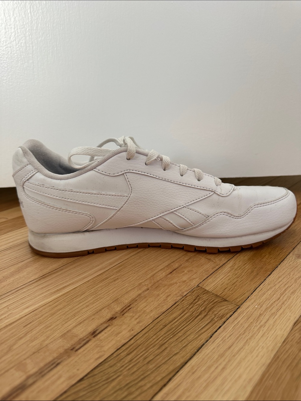 Reebok Women’s Size 11 White Leather Low-Profile Sneakers - Picture 7 of 8